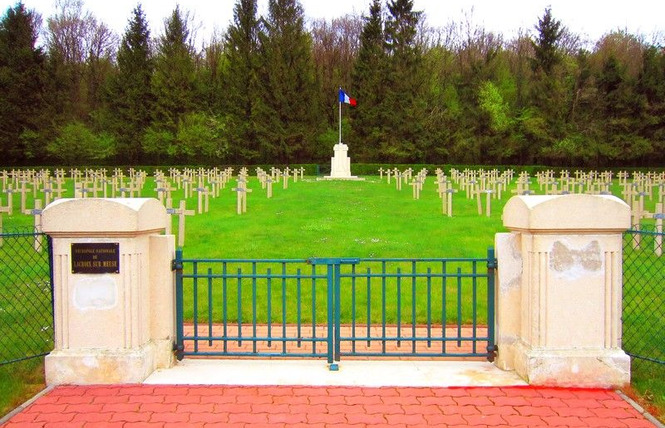 NECROPOLE FRANCAISE 1 - Lacroix-sur-Meuse