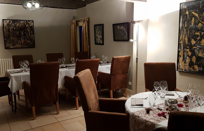 HÔTEL RESTAURANT LE RELAIS DE LA VOIE SACRÉE 4 - Les Trois-Domaines